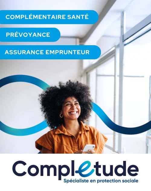 Femme souriante qui a bénéficié des conseils de Completude pour sa protection sociale